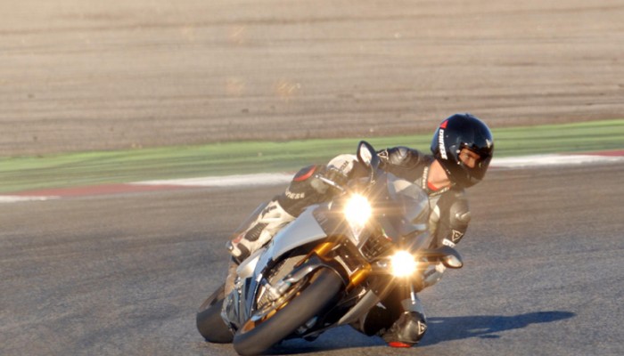 Aprilia Superbike V4 na testach