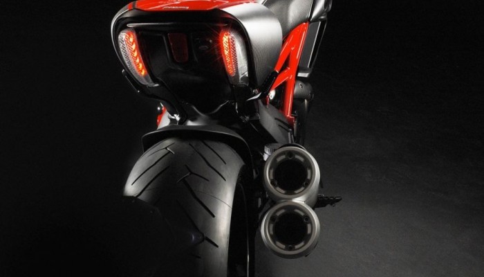 Oficjalna cena Ducati Diavela