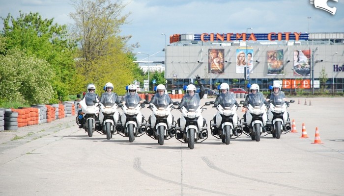 Gymkhana na Harley-Davidsonie!