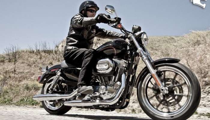 Harley-Davidson 883 Superlow 2011