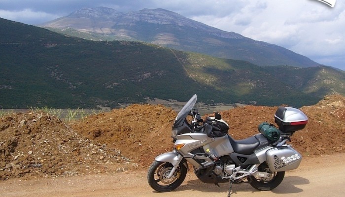 Honda V4X na bezdro�a