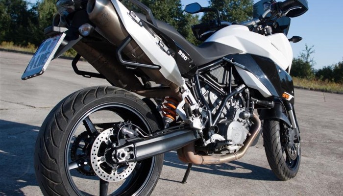 KTM 990 SM T  ABS - o co chodzi?