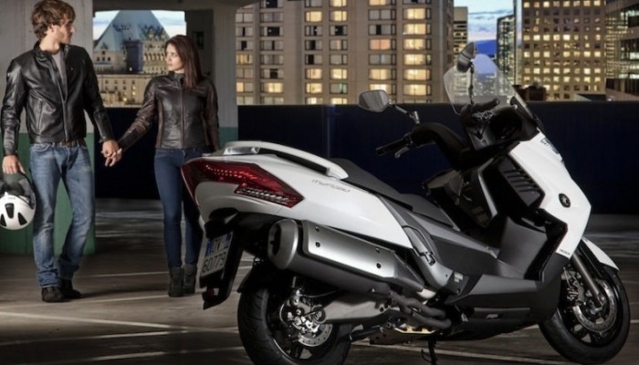 Kymco MyRoad 700 - luksusowy maksiskuter za 35 tysi�cy