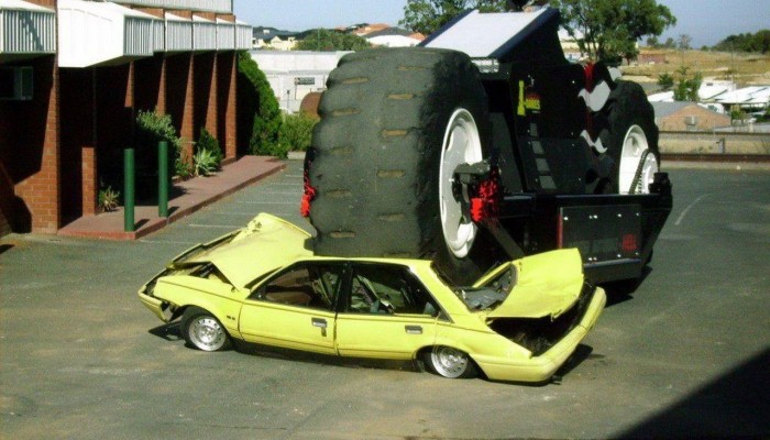 Monster Bike - dwuko�owa wersja monster trucka