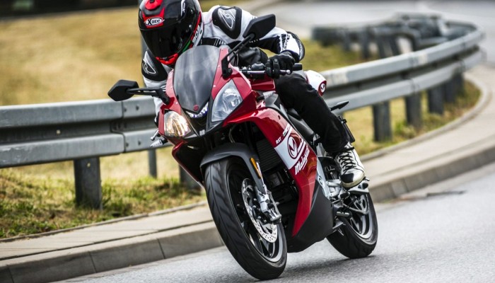 Naj�adniejsza sportowa 125? Test Malaguti RST 125 [FILM]