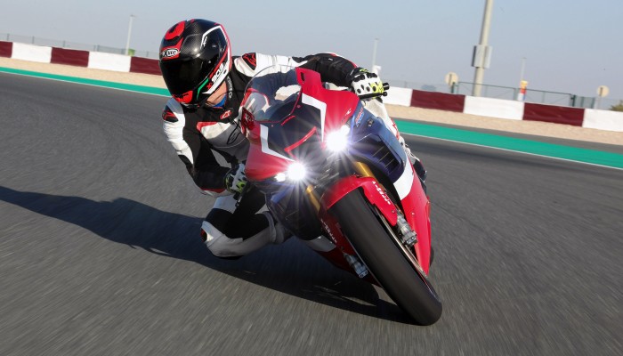 Honda CBR 1000RR-R Fireblade - wra�enia z jazdy [FILM]