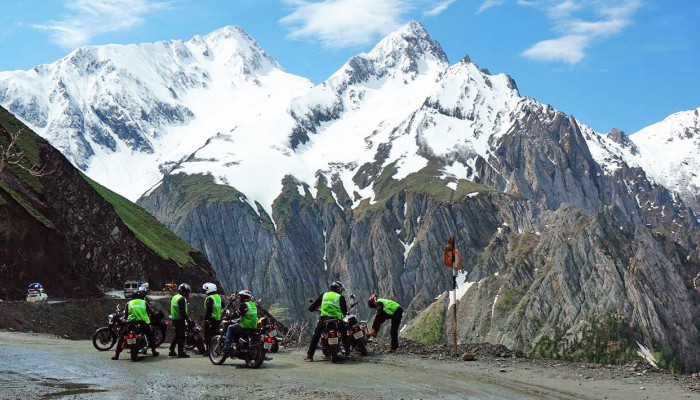 Polacy zorganizowali zlot motocyklowy w Himalajach! Jak takie coś wygląda?