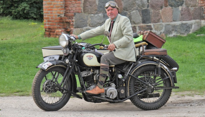 Rajd Batycki 2025. Zabytkowe motocykle nad polskim morzem w Dbkach