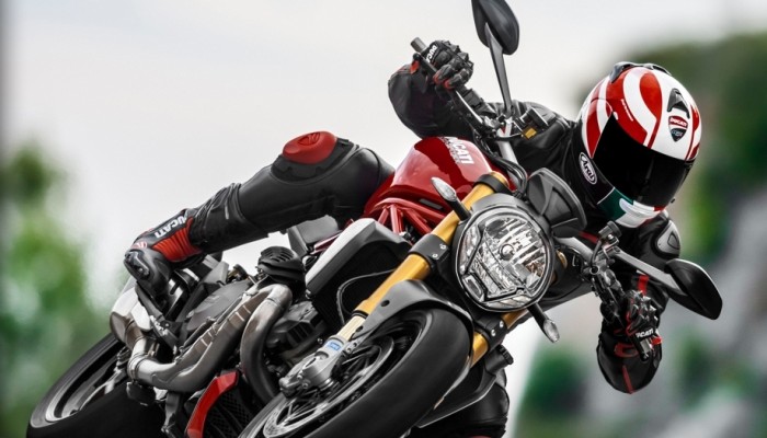 2014 Ducati Monster 1200 - Desmosteron