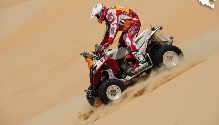 Abu Dhabi Desert Challenge - niegrony wypadek Sonika