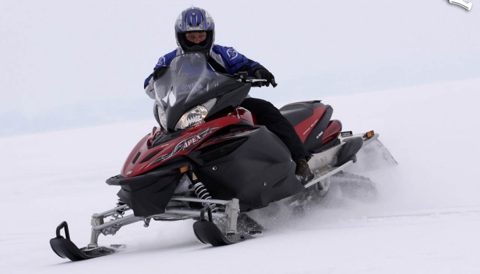 200 km/h po zamarzni�tym jeziorze!