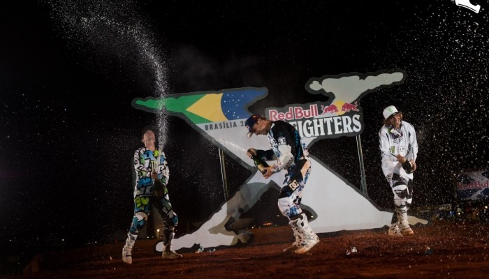 Red Bull X-Fighters w Brazylii - 100 tysi�cy fan�w i zwyci�stwo Adamsa
