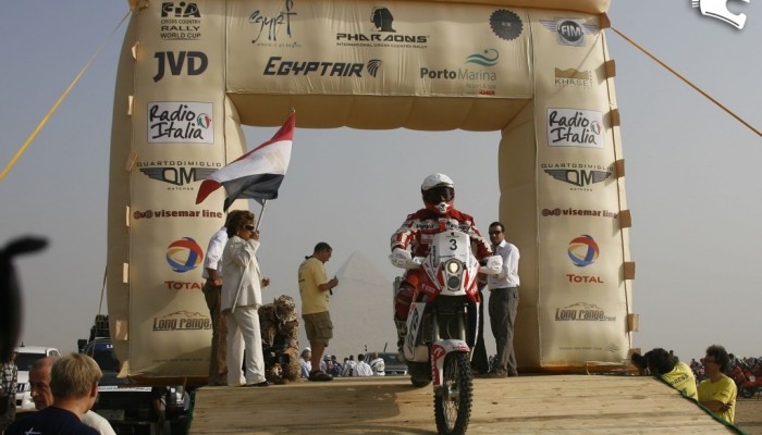 Przygoski wygrywa z Com - I etap Rajdu Faraonw 2010