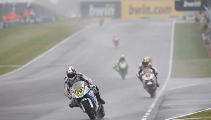 WSB Donington Park - Olej na torze?