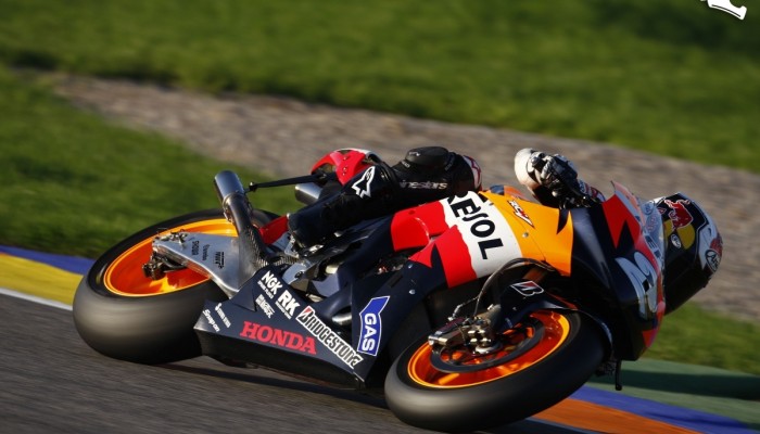 MotoGP Australii 2009 – Lorenzo koczy na pierwszym zakrcie