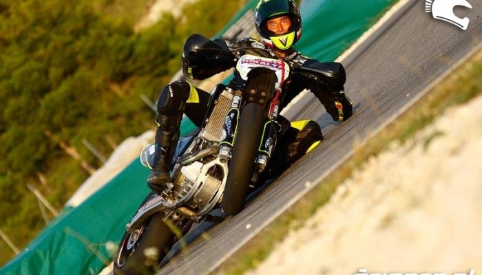 Supermoto No Limits 2.0 - po�lizg, shimmy, highside i wheelie na raz