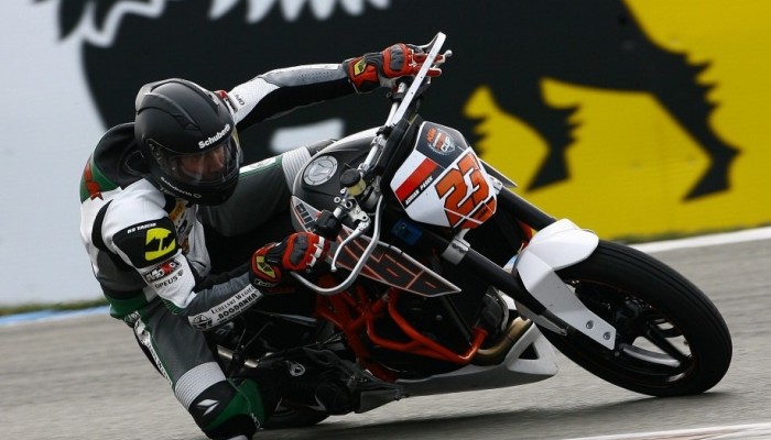 Adrian Pasek liderem bez punkt�w