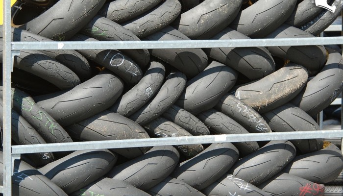 Pirelli wycznym dostawc opon w WSBK do 2015