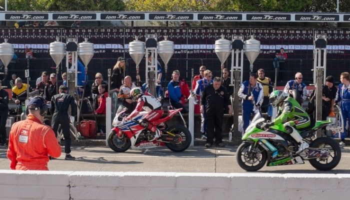 Tourist Trophy na wyspie Man od kuchni