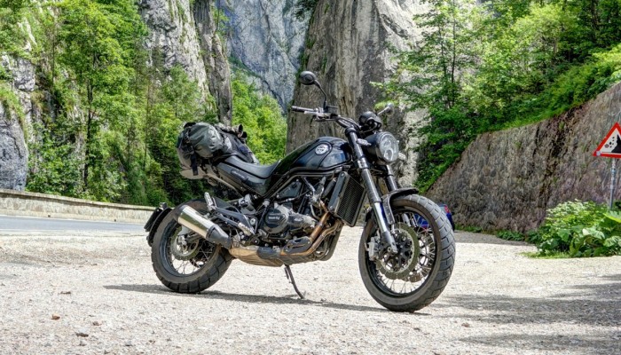 Benelli Leoncino Trail. Scrambler, co si� trudom nie k�ania! [TEST]