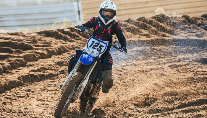 Yamaha YZ 450 F, YZ 125, YZ 250 i YZ 250 F. Testuje Ewelina Szkudlarek [TEST, PIERWSZE WRA�ENIA]
