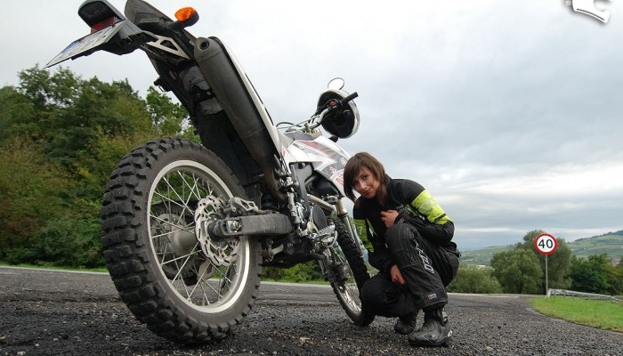 Yamaha WR250R na pierwszy motocykl dla kobiety?