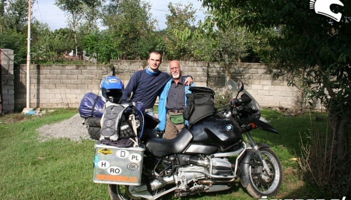 Motocyklem ze Szkocji do Nepalu - niadanie z widokiem na gr Ararat