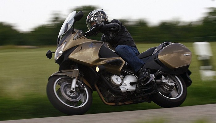 Honda NT 650/700 Deauville - jedyny w swoim rodzaju motocykl turystyczny do 10 tys. z