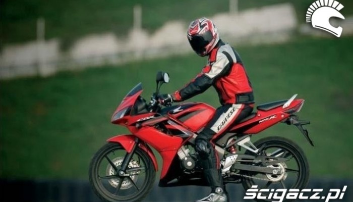 Honda CBR 125R - Baby Cebra