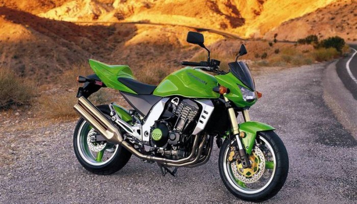 Kawasaki Z1000 - street w wielkim miecie