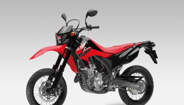 Honda CRF250M - supermoto na ka�d� kiesze�
