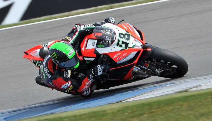 Eugene Laverty triumfuje w wy�cigu 2 w Assen