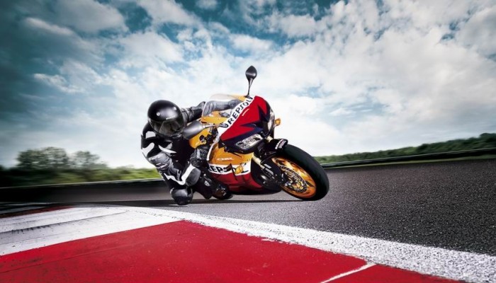 Poczuj si� jak gwiazda zespo�u Repsol Honda