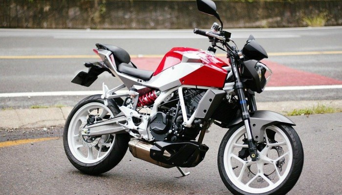 2014 Hyosung GD250N - miejski wojownik