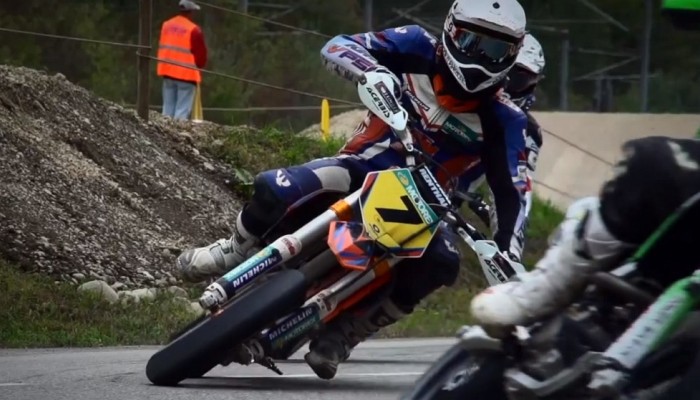 Supermoto w slow motion - spos�b na ponury dzie�