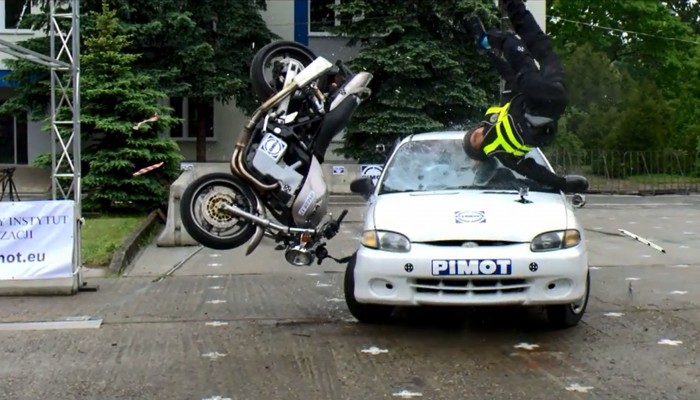Crash test motocykla w PIMOT - brutalnie…
