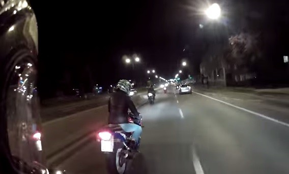 Jazda motocyklem noc - kiedy miasto zasypia