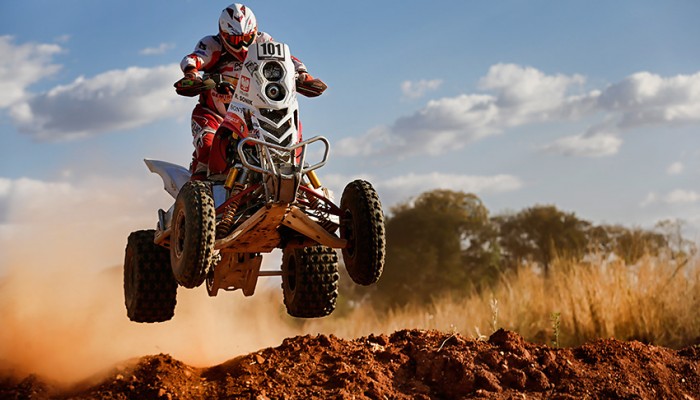 Rajd Brazylii - Rafa� Sonik zwyci�zc� pierwszego etapu