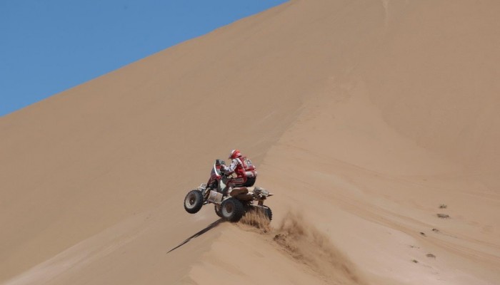 Rafa� Sonik wraca na prowadzenie w Dakarze