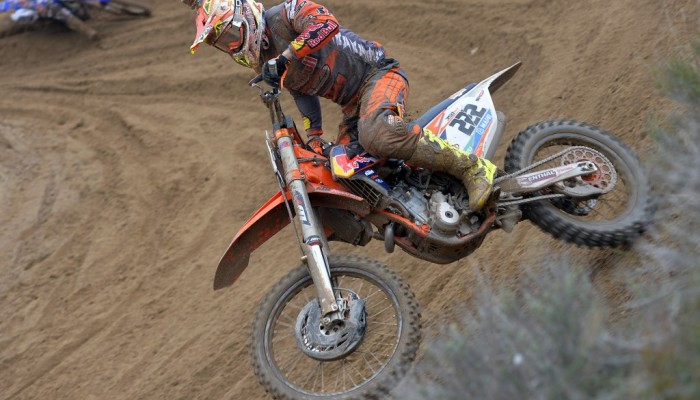 Cairoli i Jonass wygrywaj� na Pirelli