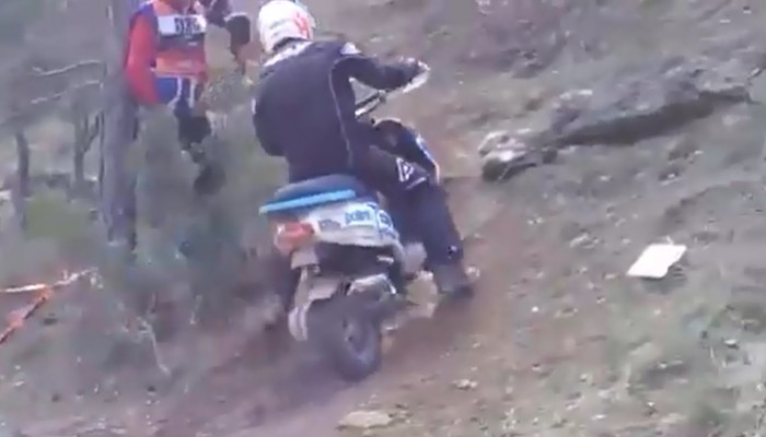 Skuterem w rajdzie enduro