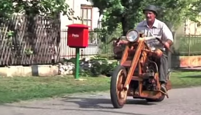 Ekologiczny motocykl wykonany z drewna