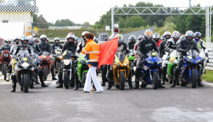 Lipiec na Torze Pozna� - zapraszamy na Speed Day!