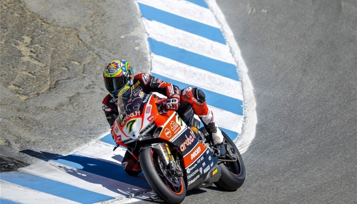 Chaz Davis nadaje tempo na Laguna Seca