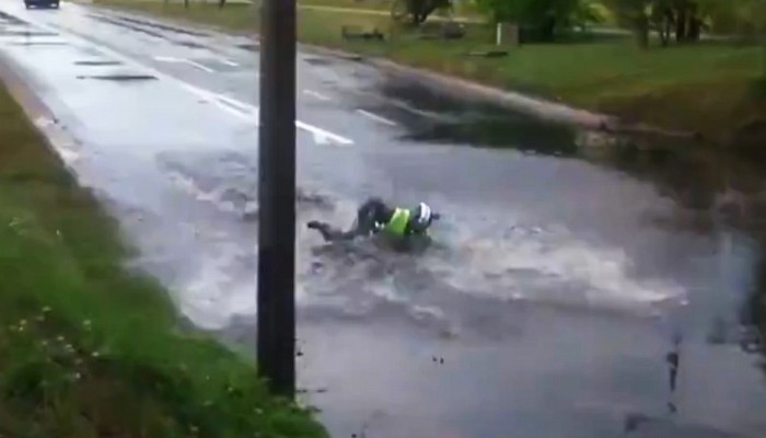 Skuter kontra ka�u�a