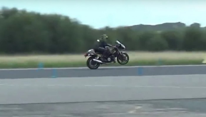 Nowy rekord �wiata pr�dko�ci jazdy na gumie!