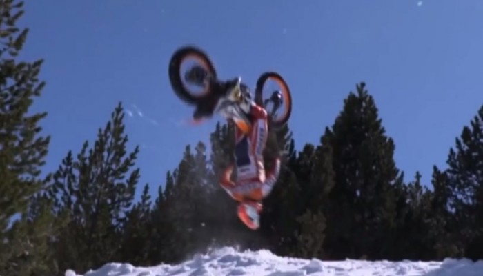 Toni Bou jedzi trialwk po... niegu