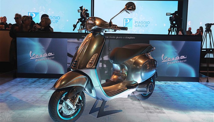 Elektryczna Vespa Elettrica na EICMA 2016