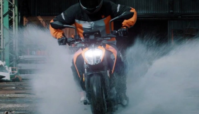 WIDEO: 2017 KTM 125 Duke