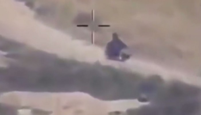 mier lidera ISIS na motocyklu